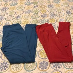 Two pairs of SOLID color LuLaRoe leggings!